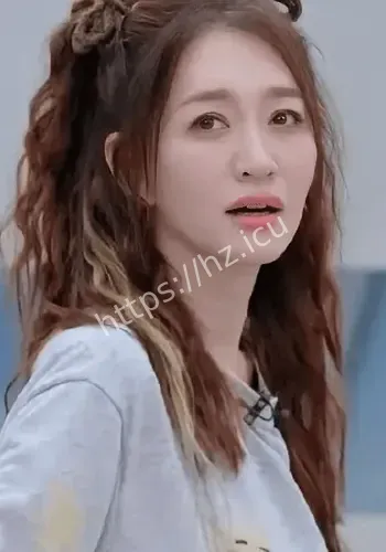 考古李小冉靠真性情再